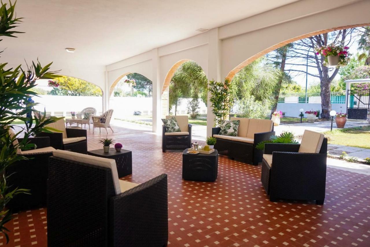 Villa Aurelia -Seafront Apartment With Patio Flumini di Quartu Eksteriør billede