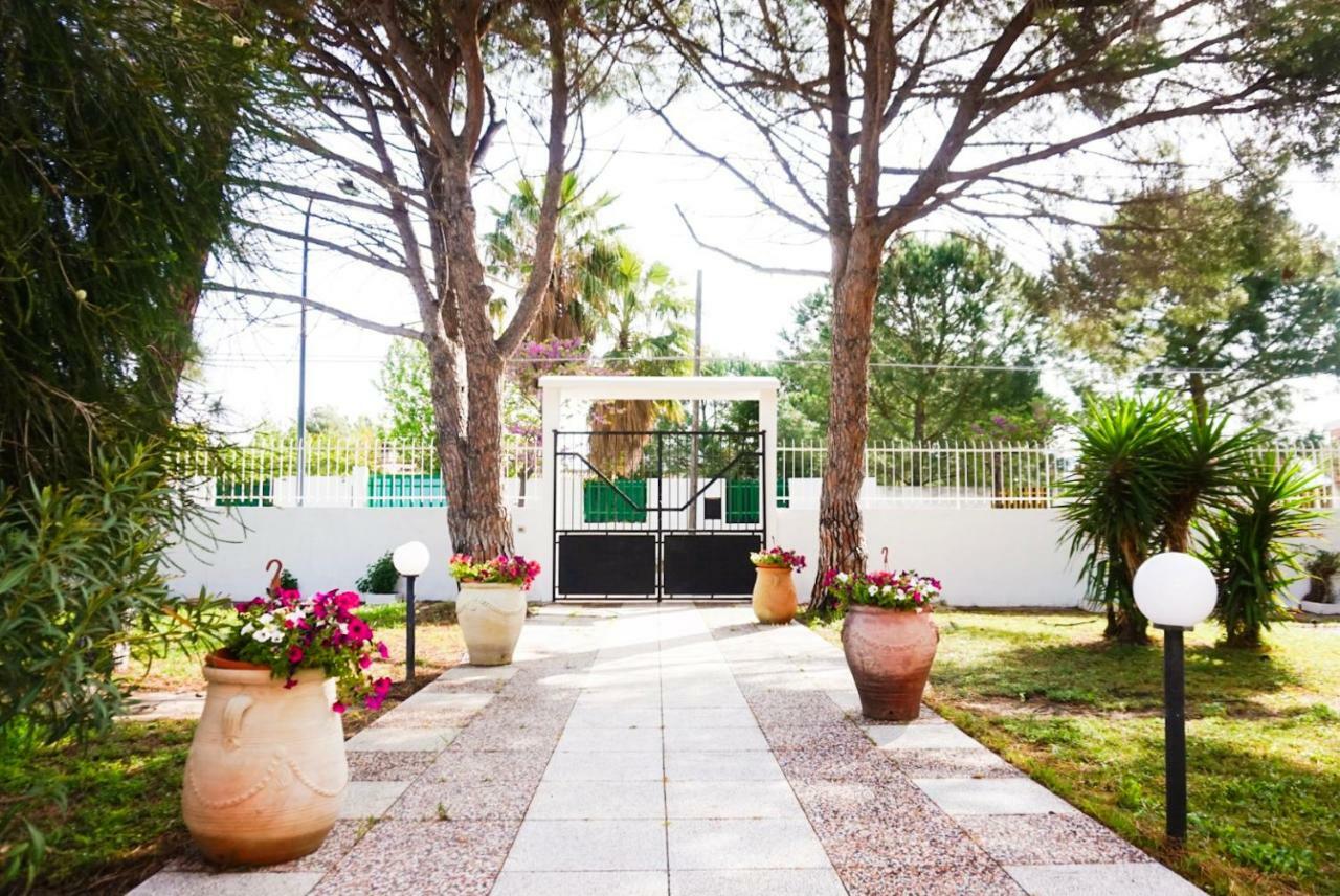 Villa Aurelia -Seafront Apartment With Patio Flumini di Quartu Eksteriør billede